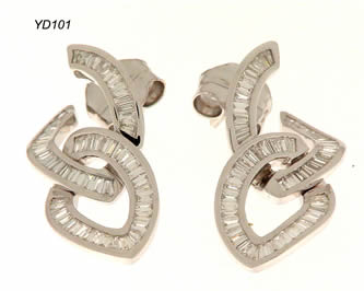 pendientes con brillantes joyas