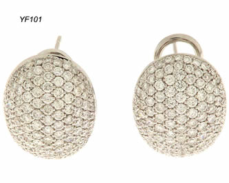 pendientes con brillantes joyas