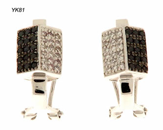 pendientes con brillantes joyas