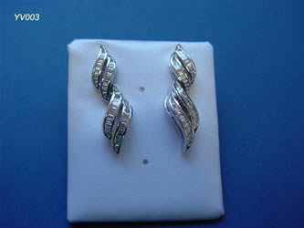 pendientes con brillantes joyas