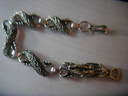 pulsera colgante dragon